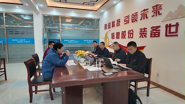 2024年11月15日，大连客户访问山东临磨，进行实地考察与技术交流，共谋合作发展新篇章，助力双方业务进一步拓展。